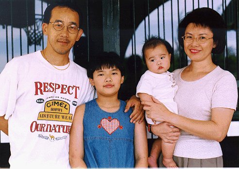 family1.jpg (50112 bytes)
